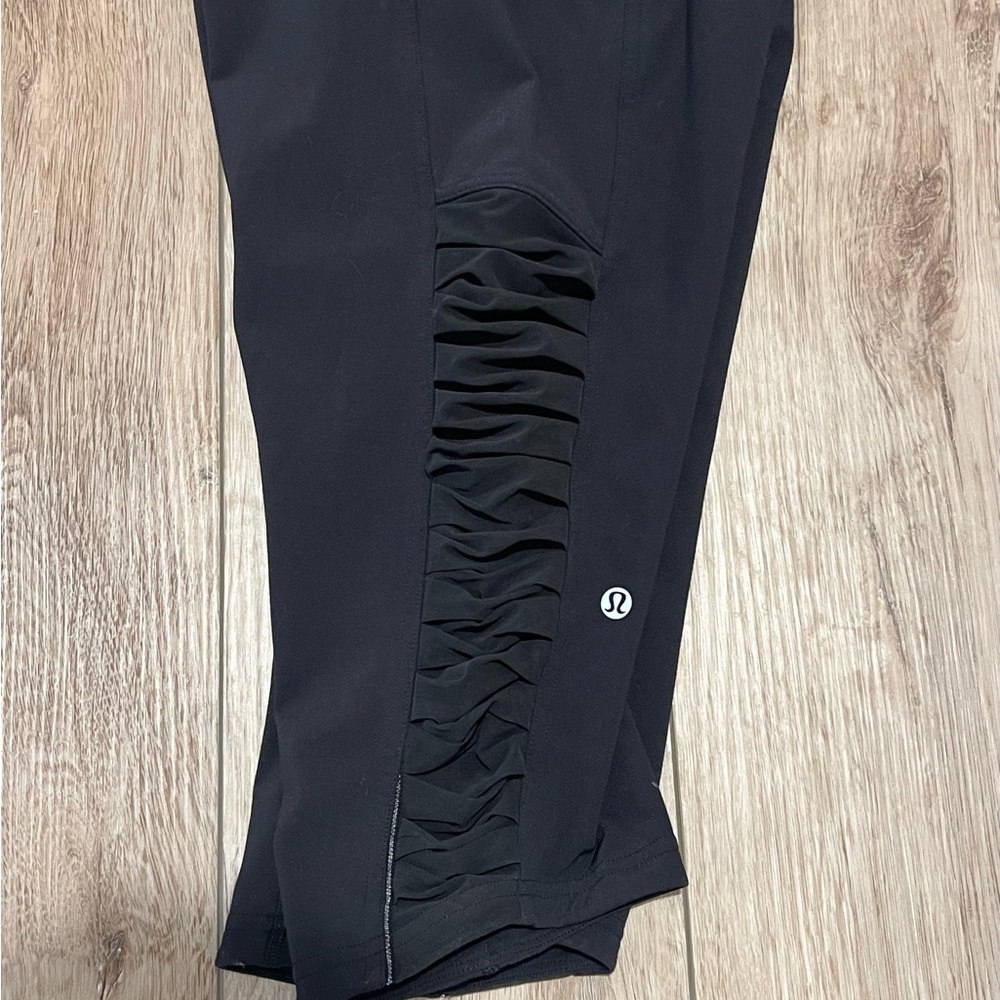 Lululemon black crop leggings size 10